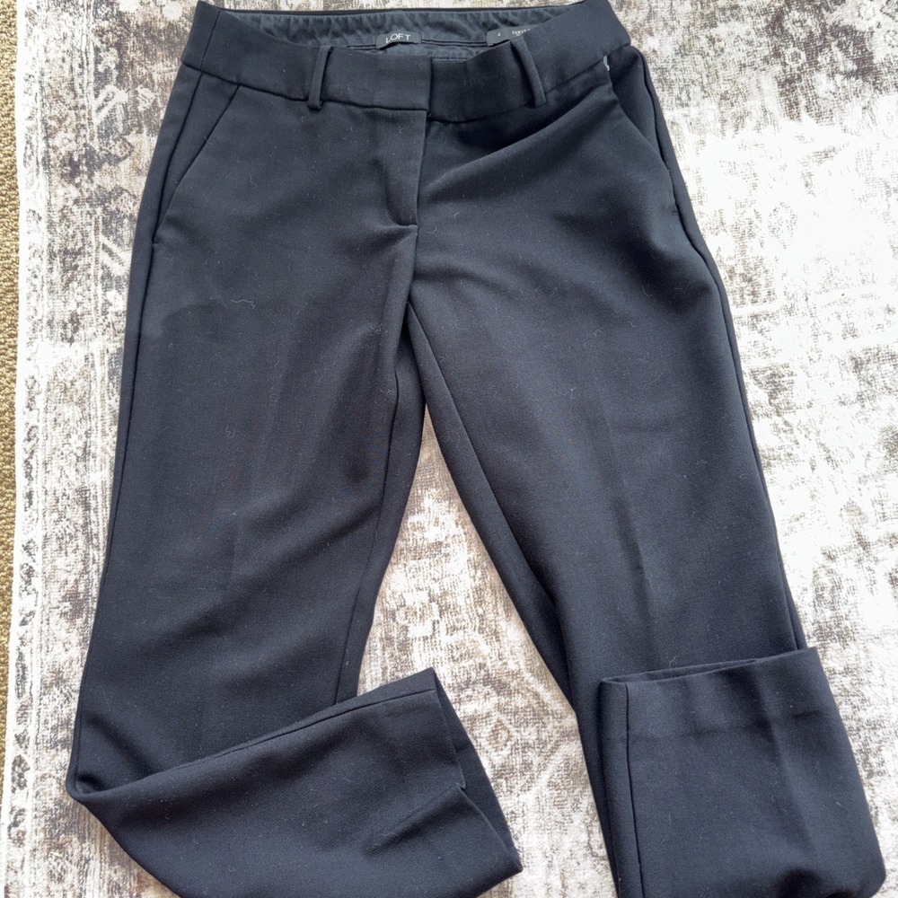 Loft Size 4 curvy slim black pants with buckle loops and pockets